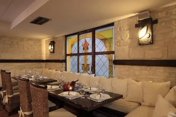 Семеен Хотел Опера Burgas Hotel